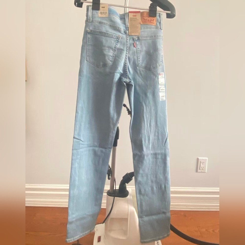 BNWT LEVI'S 724 Jeans